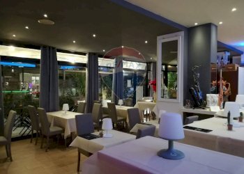 Sala da pranzo - Locale Commerciale Via Versilia
 
92, Pietrasanta - foto 9