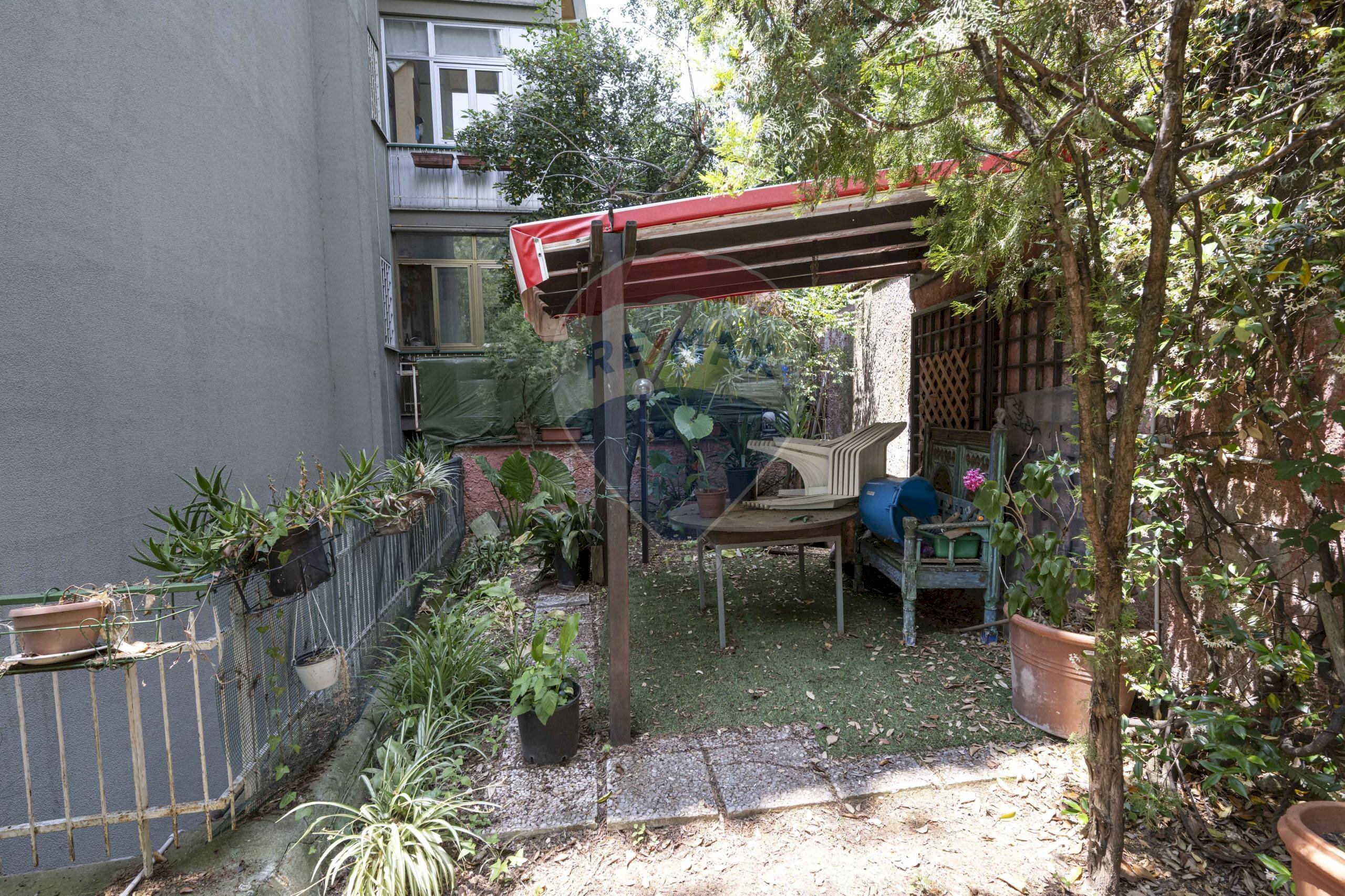 Giardino - Trilocale Via Val di Sole
 
11, Roma - foto 3