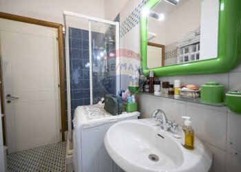 Bagno - Trilocale Via Val di Sole
 
11, Roma - foto 24