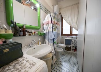 Bagno - Trilocale Via Val di Sole
 
11, Roma - foto 25