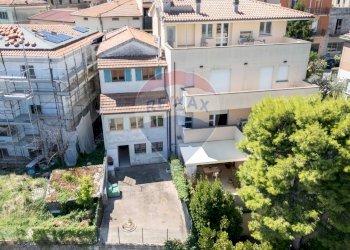 Edificio all\'aperto - Casa indipendente VIALE ADRIATICO
 
6, Recanati - foto 5