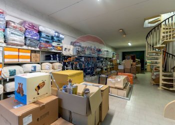 Dispensa di stoccaggio - Negozio Via paladini
 
6, Jesi - foto 19