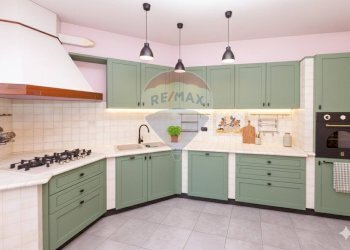Cucina - Villa Bifamiliare papa giovanni XXIII
 
41/a, Santa Maria Hoè - foto 1