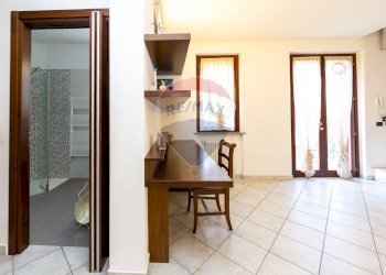 Sala da pranzo - Villa Bifamiliare papa giovanni XXIII
 
41/a, Santa Maria Hoè - foto 5