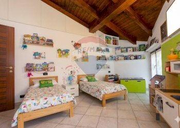 Camera / camera da letto - Villa Bifamiliare papa giovanni XXIII
 
41/a, Santa Maria Hoè - foto 6