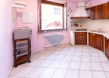 Cucina - Villa Bifamiliare papa giovanni XXIII
 
41/a, Santa Maria Hoè - foto 9