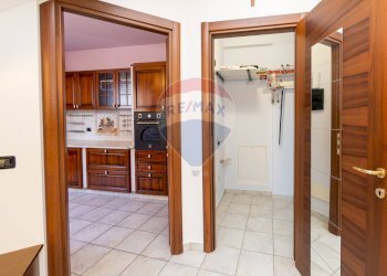 Hall / corridoio - Villa Bifamiliare papa giovanni XXIII
 
41/a, Santa Maria Hoè - foto 13