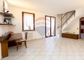 Soggiorno - Villa Bifamiliare papa giovanni XXIII
 
41/a, Santa Maria Hoè - foto 18