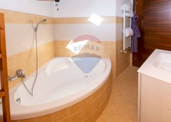 Bagno - Villa Bifamiliare papa giovanni XXIII
 
41/a, Santa Maria Hoè - foto 19