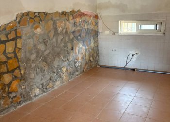 Stanza vuota - Locale Commerciale contrada calderaro, Caltanissetta - foto 15