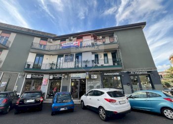 Edificio all\'aperto - Quadrilocale Piazza Dante
 
6, Mascalucia - foto 1