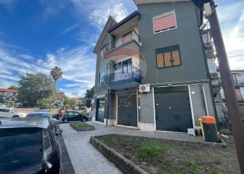 Edificio all\'aperto - Quadrilocale Piazza Dante
 
6, Mascalucia - foto 38