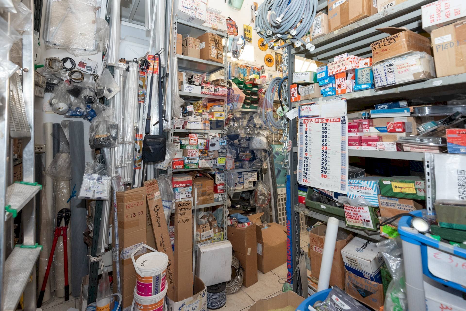 Dispensa di stoccaggio - Attività Commerciale Via Duca degli Abruzzi, Catania - foto 2