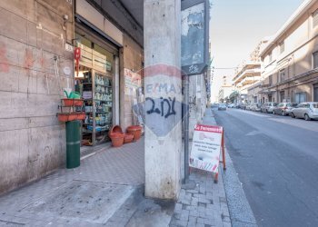 Edificio all\'aperto - Attività Commerciale Via Duca degli Abruzzi, Catania - foto 25