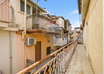 Balcone - Casa indipendente via torquato tasso
 
9, Gaggi - foto 14