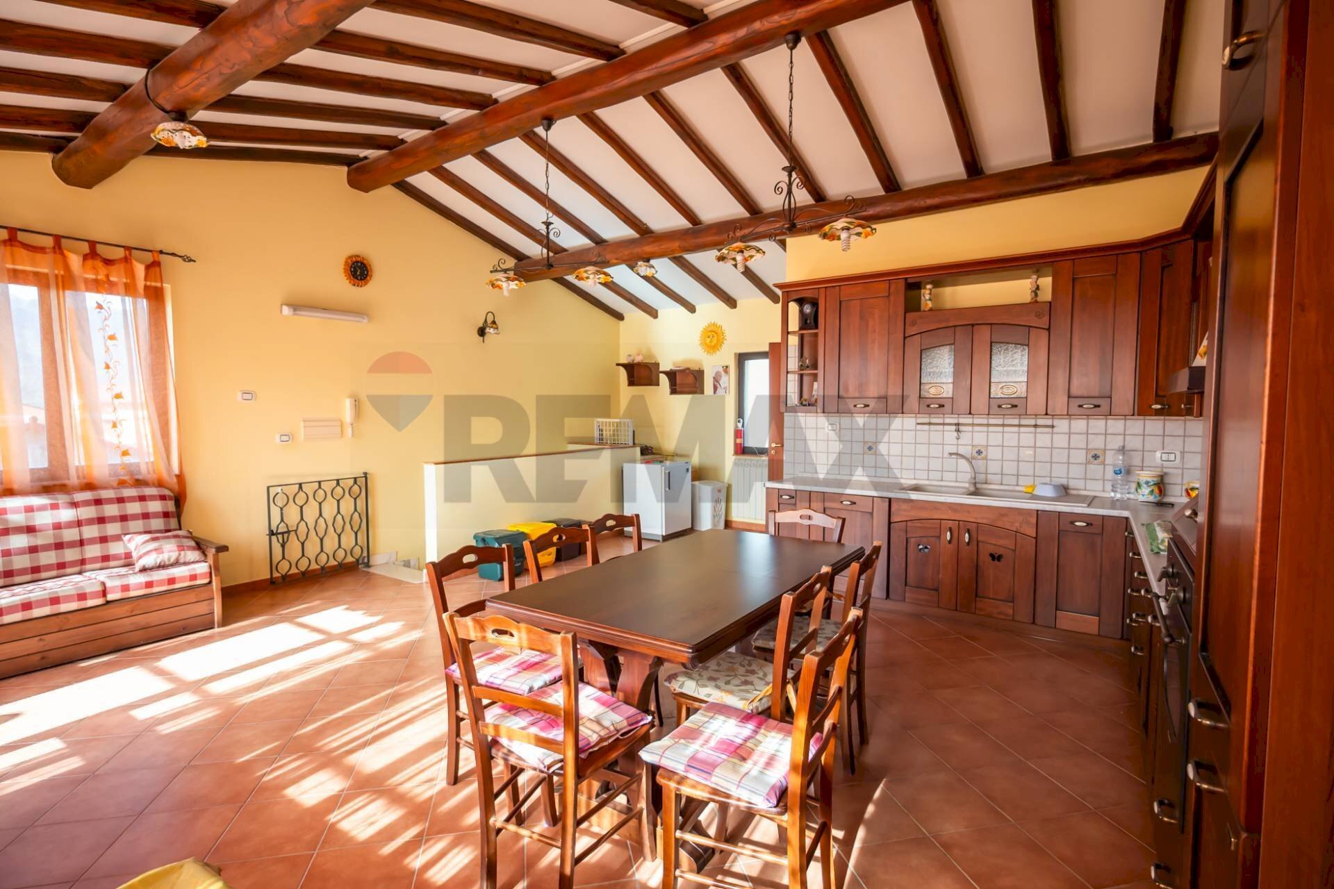 Sala da pranzo - Casa semi indipendente Massaua
 
14, Gaggi - foto 1