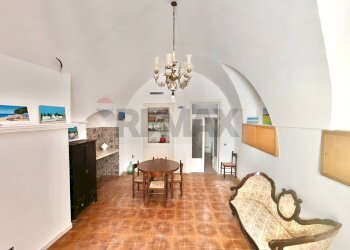 Sala da pranzo - Bilocale Via Alessandro Manzoni
 
28, Mattinata - foto 1