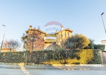 Edificio all\'aperto - Three-room apartment Via Giosuè Carducci
 
25, Sovico - photo 32