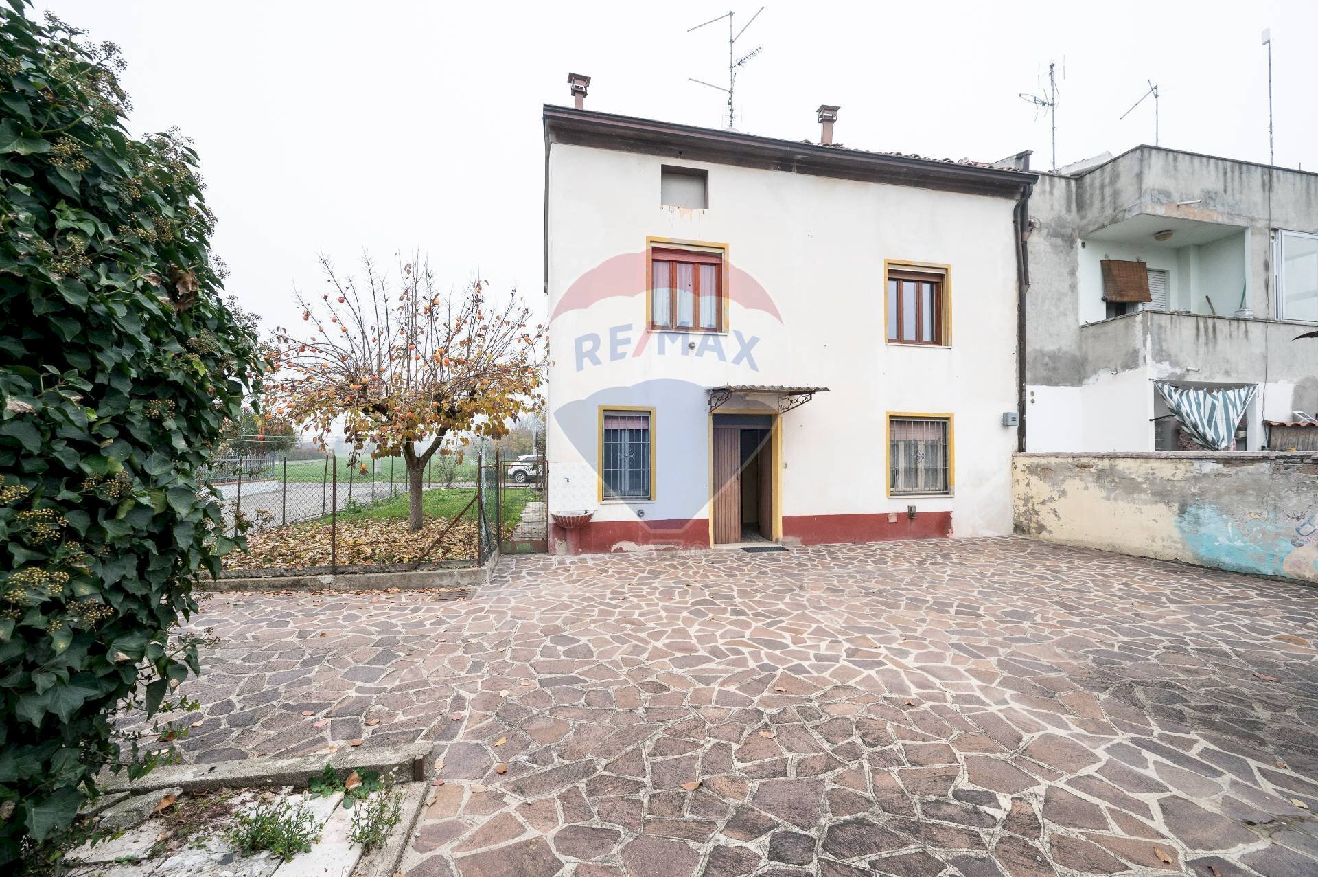 Casa all\'aperto - Semi-detached house via Fratelli Manfredi
 
40, Boretto - photo 1
