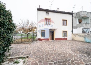 Casa all\'aperto - Semi-detached house via Fratelli Manfredi
 
40, Boretto - photo 1