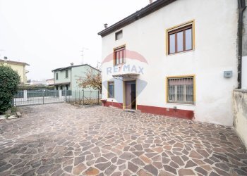 Casa all\'aperto - Semi-detached house via Fratelli Manfredi
 
40, Boretto - photo 2