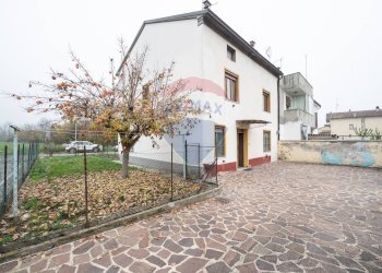 Casa all\'aperto - Semi-detached house via Fratelli Manfredi
 
40, Boretto - photo 6