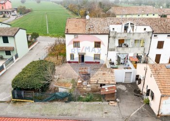 Casa all\'aperto - Semi-detached house via Fratelli Manfredi
 
40, Boretto - photo 10
