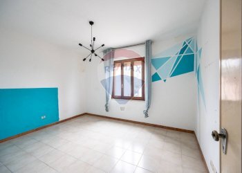 Stanza vuota - Semi-detached house via Fratelli Manfredi
 
40, Boretto - photo 22