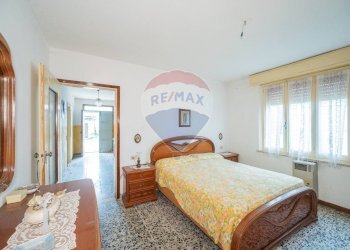 Camera / camera da letto - Semi-detached house via Fratelli Manfredi
 
40, Boretto - photo 42