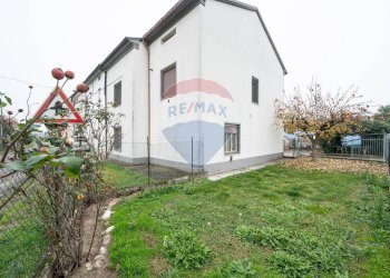 Casa all\'aperto - Semi-detached house via Fratelli Manfredi
 
40, Boretto - photo 52