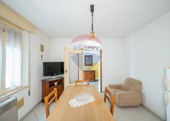 Sala da pranzo - Semi-detached house via Fratelli Manfredi
 
40, Boretto - photo 53