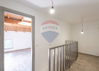 Hall / corridoio - Semi-detached house Brescello - photo 26