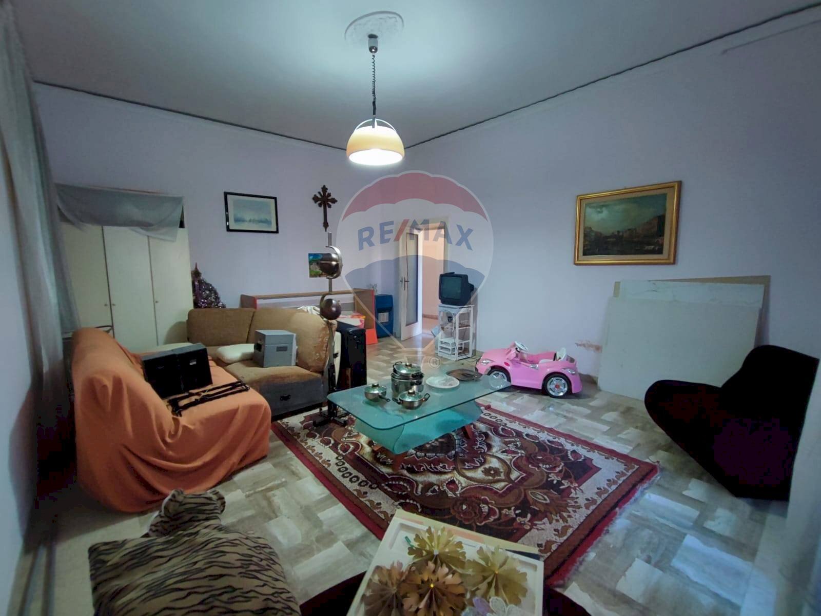 Soggiorno - Office Via Giuseppe Verdi
 
36, Marcianise - photo 3