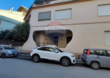 Edificio all\'aperto - Office Via Giuseppe Verdi
 
36, Marcianise - photo 19