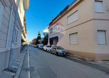 Edificio all\'aperto - Office Via Giuseppe Verdi
 
36, Marcianise - photo 22