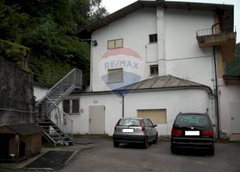 Casa all\'aperto - Attività Commerciale Via Lastra
 
84, Alpago - foto 6