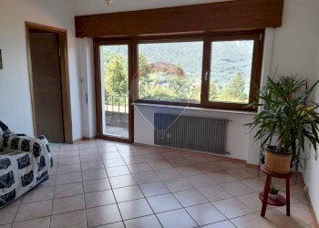 Stanza vuota - Attività Commerciale Via Lastra
 
84, Alpago - foto 7