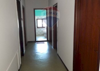 Hall / corridoio - Attività Commerciale Via Lastra
 
84, Alpago - foto 15