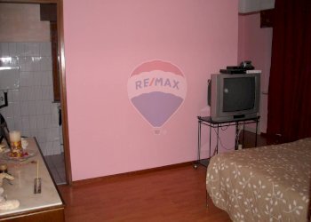 Camera / camera da letto - Attività Commerciale Via Lastra
 
84, Alpago - foto 33