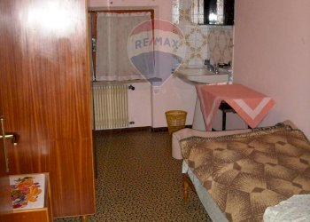 Camera / camera da letto - Attività Commerciale Via Lastra
 
84, Alpago - foto 42