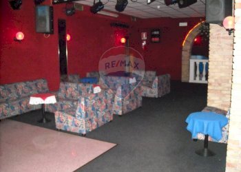 Soggiorno - Attività Commerciale Via Lastra
 
84, Alpago - foto 52