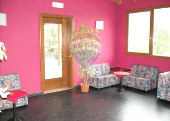 Soggiorno - Attività Commerciale Via Lastra
 
84, Alpago - foto 53