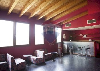 Sala da pranzo - Attività Commerciale Via Lastra
 
84, Alpago - foto 66