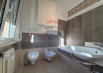 Bagno camera - Trilocale Via Foglia
 
1/A, Ancona - foto 20