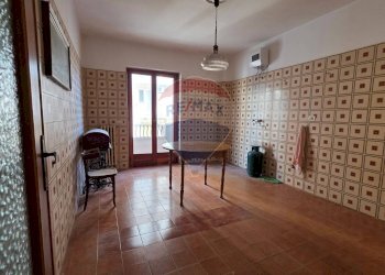 Hall / corridoio - Quadrilocale Via Ruggiero Bonghi
 
5, Vieste - foto 4