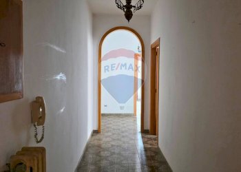 Hall / corridoio - Quadrilocale Via Ruggiero Bonghi
 
5, Vieste - foto 7