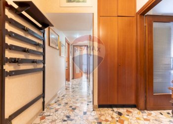 Hall / corridoio - Bilocale VIALE CAMPANIA
 
58, Monza - foto 10