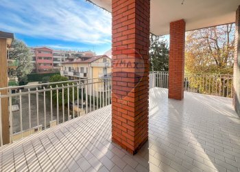 Balcone - Bilocale VIALE CAMPANIA
 
58, Monza - foto 1