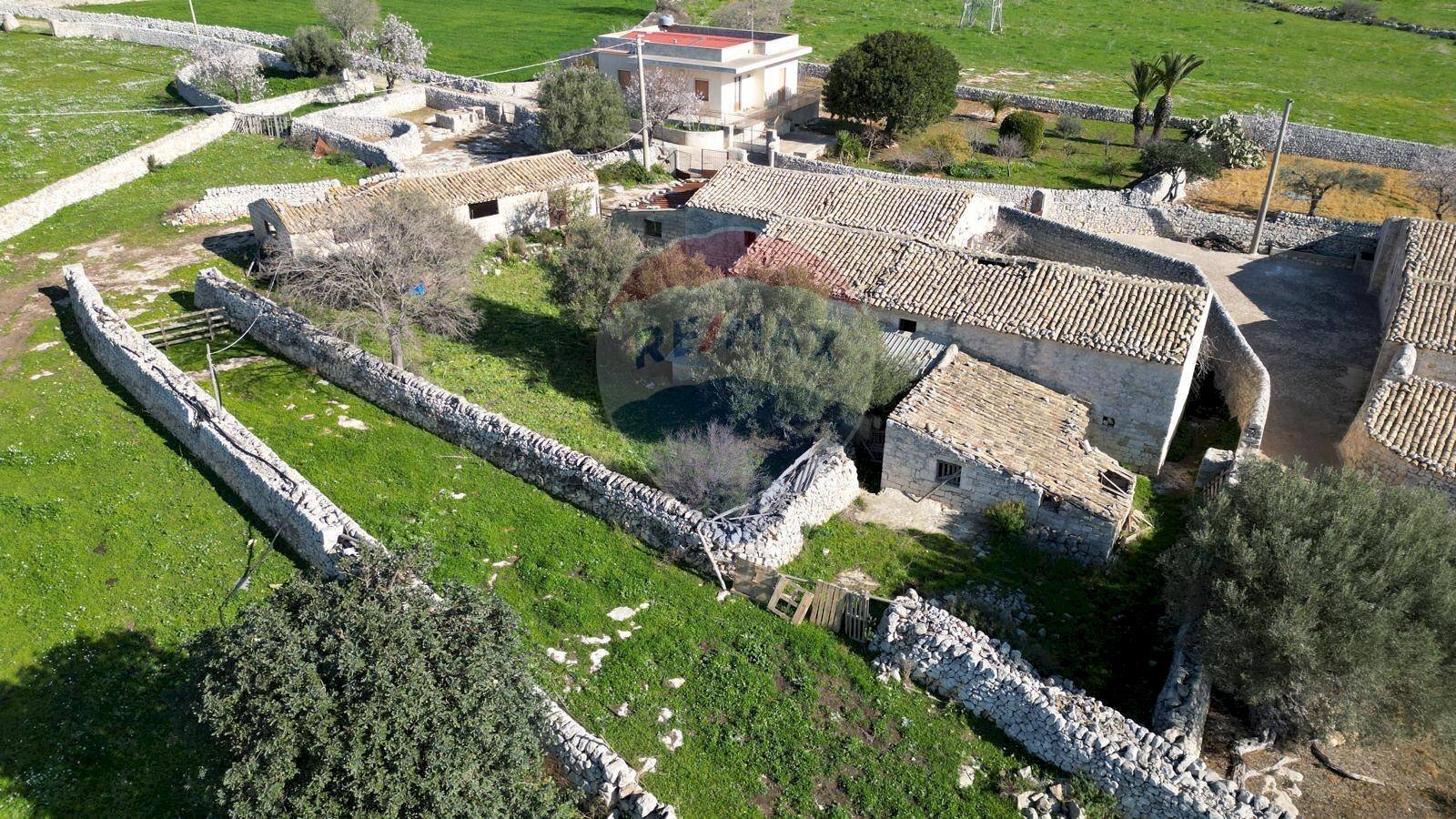 Casa all\'aperto - Rustico Strada provinciale 122 Contrada Calamarieri - Farmagiorgia, Modica - foto 2