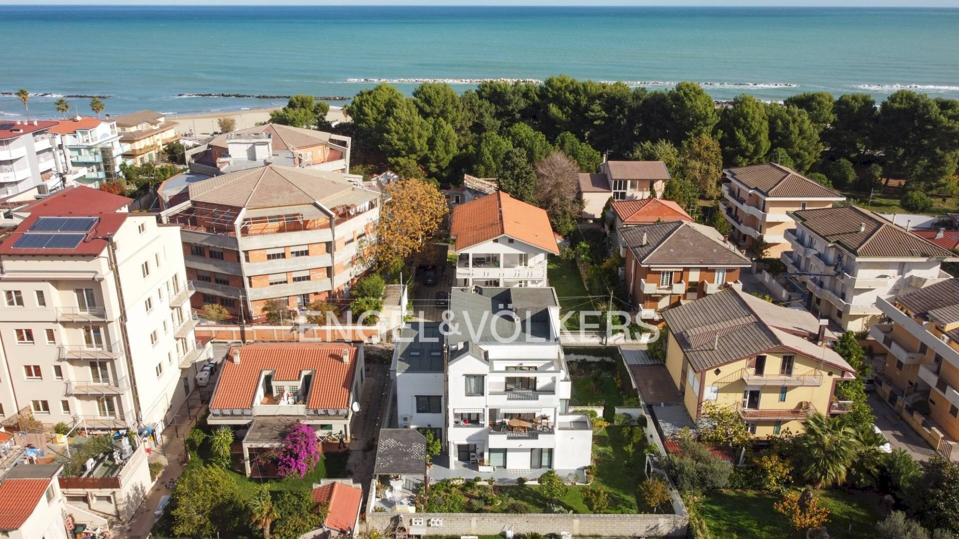 Foto 3 - Stabile - Palazzo Via Avezzano
 
6, Montesilvano - foto 3